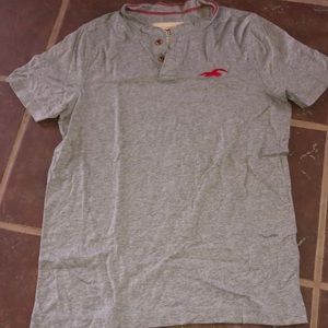 Hollister t-shirt